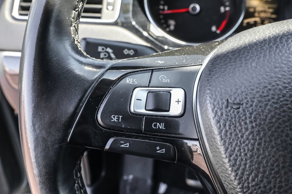 Used 2015 Volkswagen Jetta TDI SEL FWD image 22