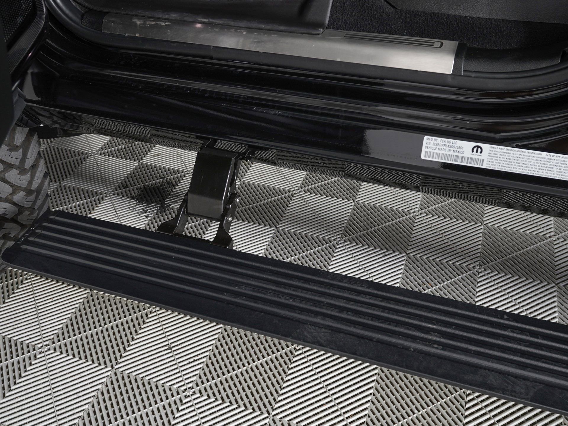 Used 2025 RAM 3500 Limited image 15