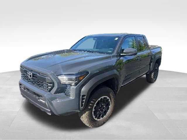 Used 2025 Toyota Tacoma TRD Off-Road AWD/4WD image 2