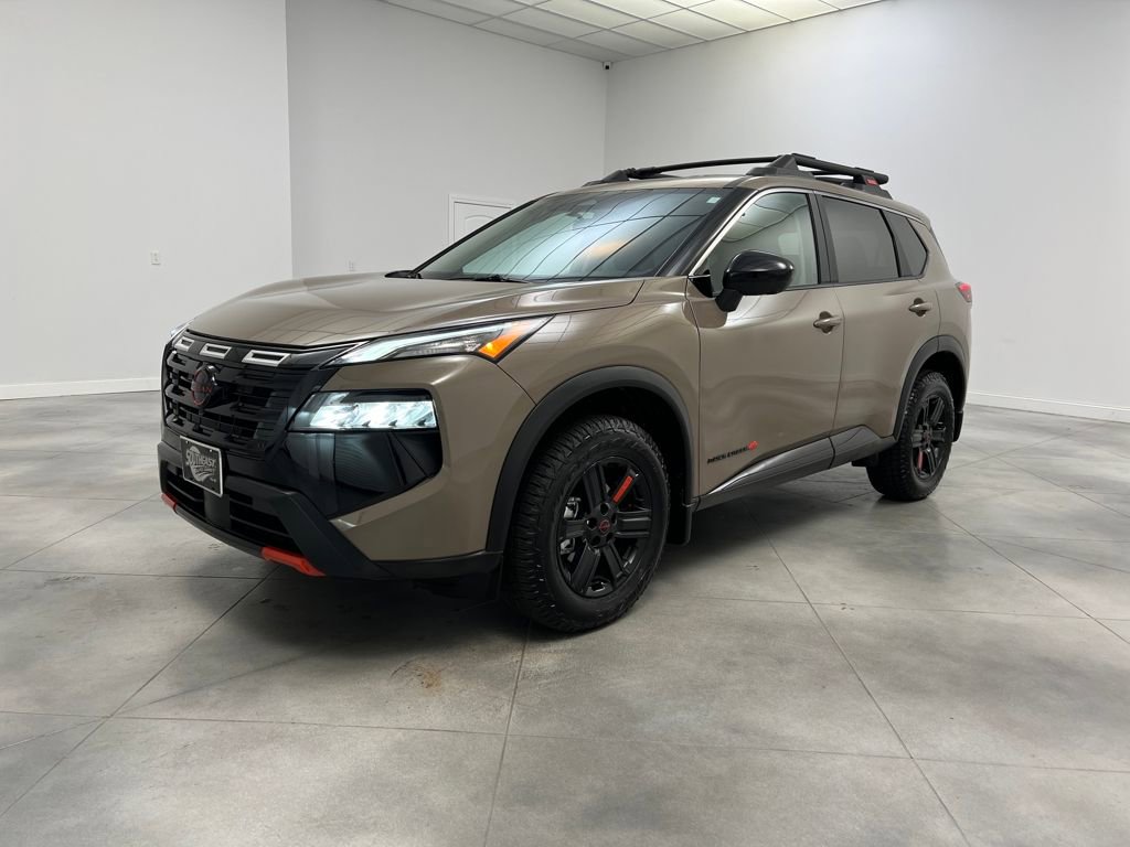 Used 2025 Nissan Rogue SV image 3