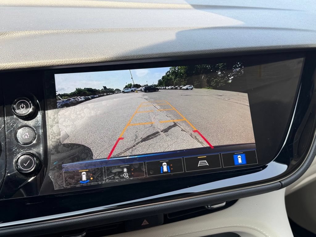 Certified 2022 Buick Envision Avenir w/ Technology Package II AWD/4WD image 25