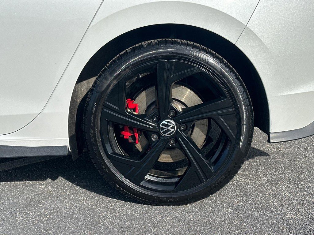 Used 2025 Volkswagen GTI SE FWD image 9