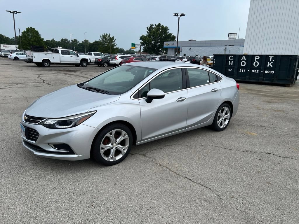 Used 2018 Chevrolet Cruze Premier FWD image 5