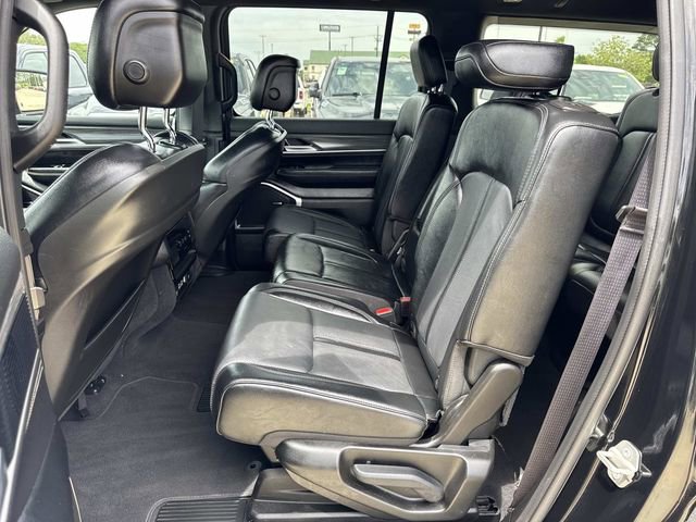 Used 2024 Jeep Wagoneer Series II w/ Flexible Seating Group RWD image 19