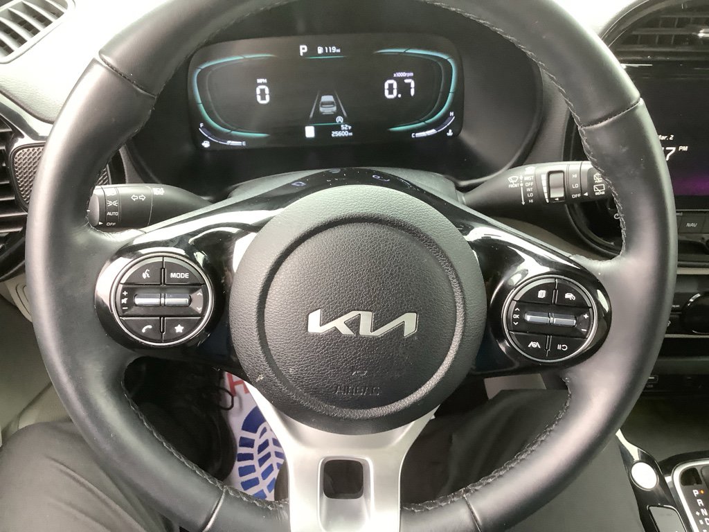 Used 2024 Kia Soul EX image 16
