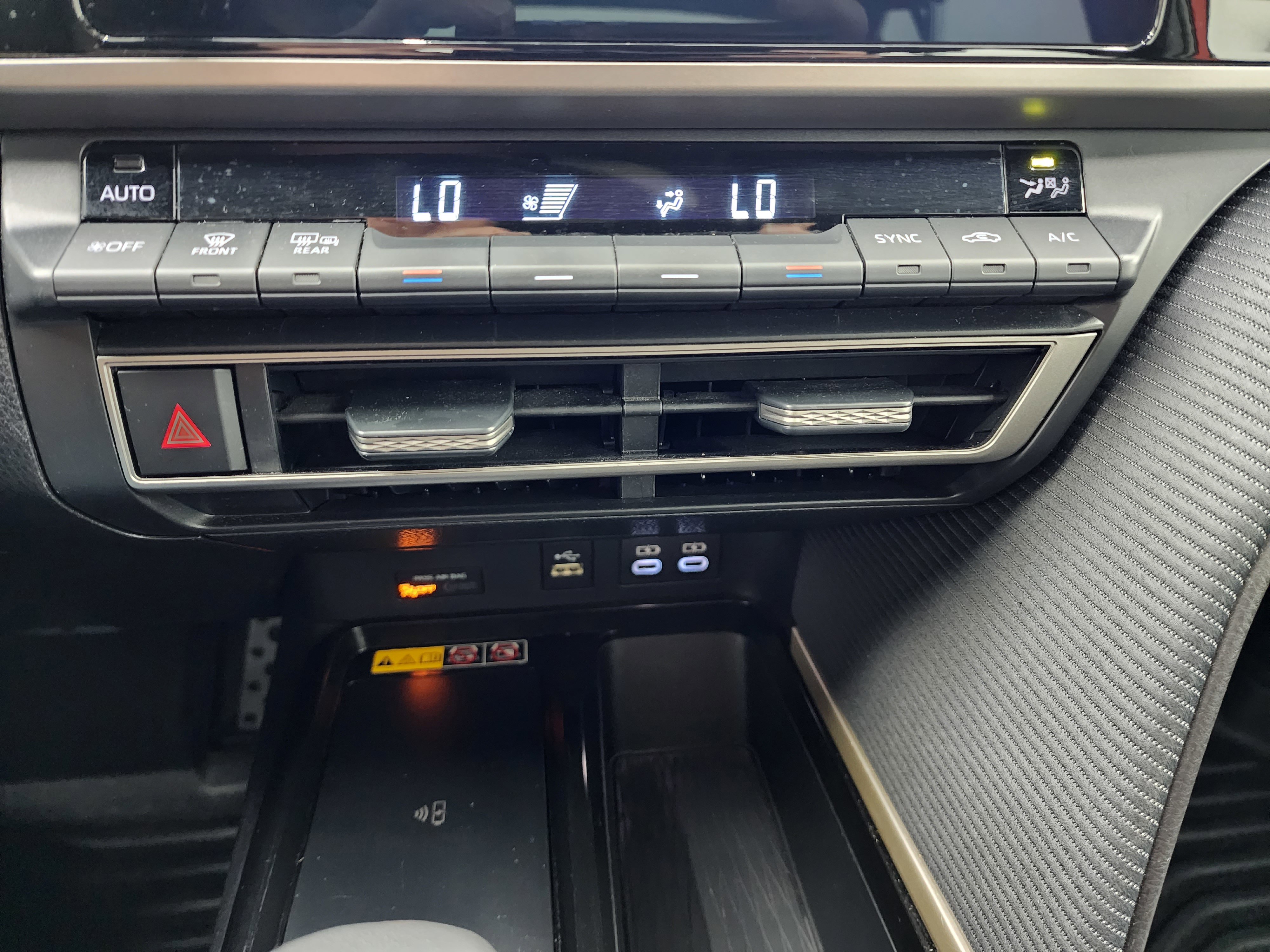 Used 2025 Toyota Camry SE image 15