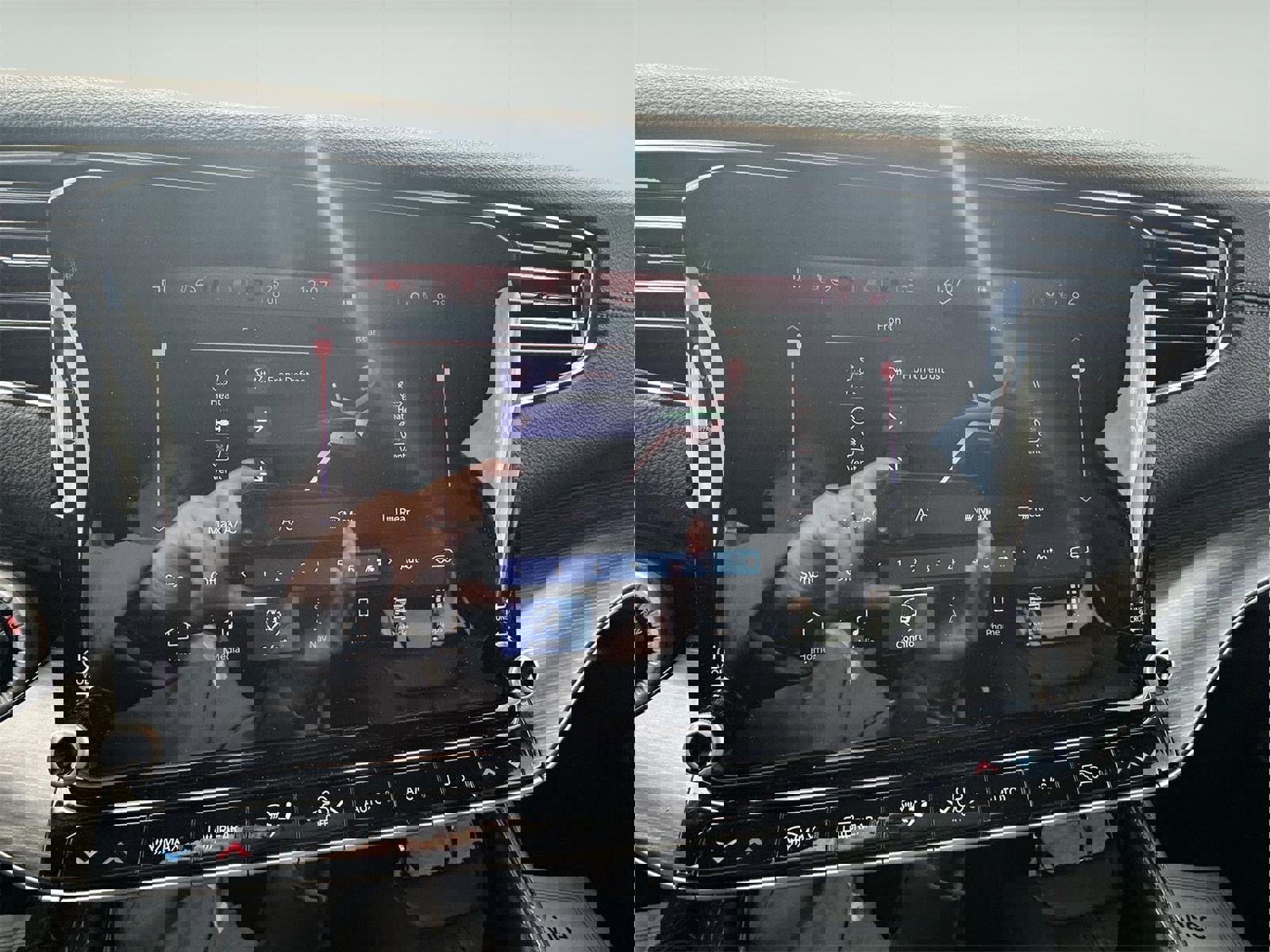 Used 2024 Jeep Wagoneer Series III AWD/4WD image 30