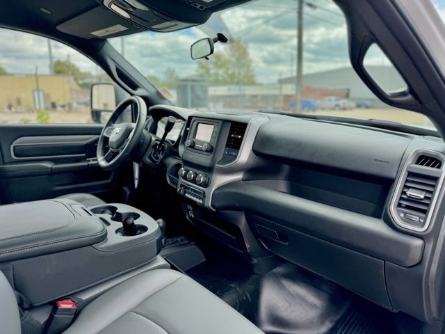 New 2024 RAM 3500 Tradesman image 16