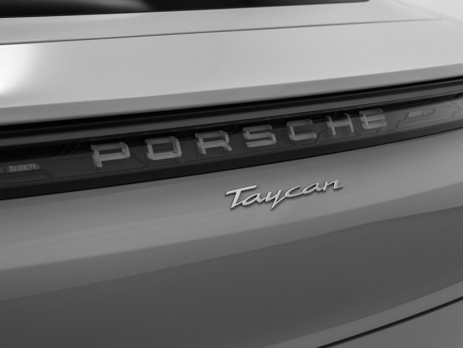 New 2025 Porsche Taycan image 19