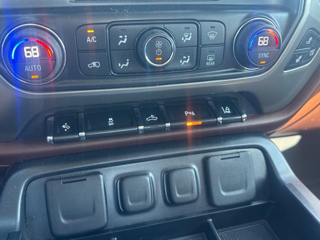 Used 2015 Chevrolet Silverado 1500 High Country w/ High Country Premium Package AWD/4WD image 42