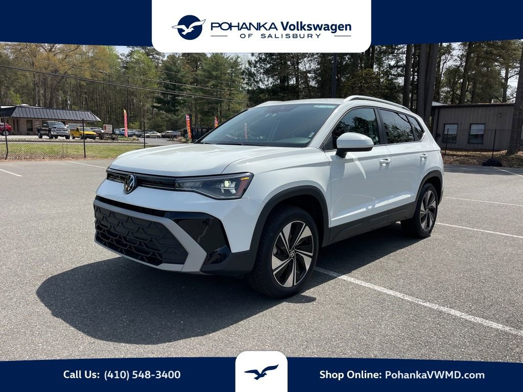 Used 2025 Volkswagen Taos SE AWD/4WD image 1