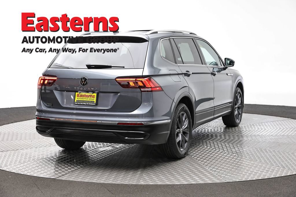 Used 2022 Volkswagen Tiguan SE w/ Panoramic Sunroof Package image 5