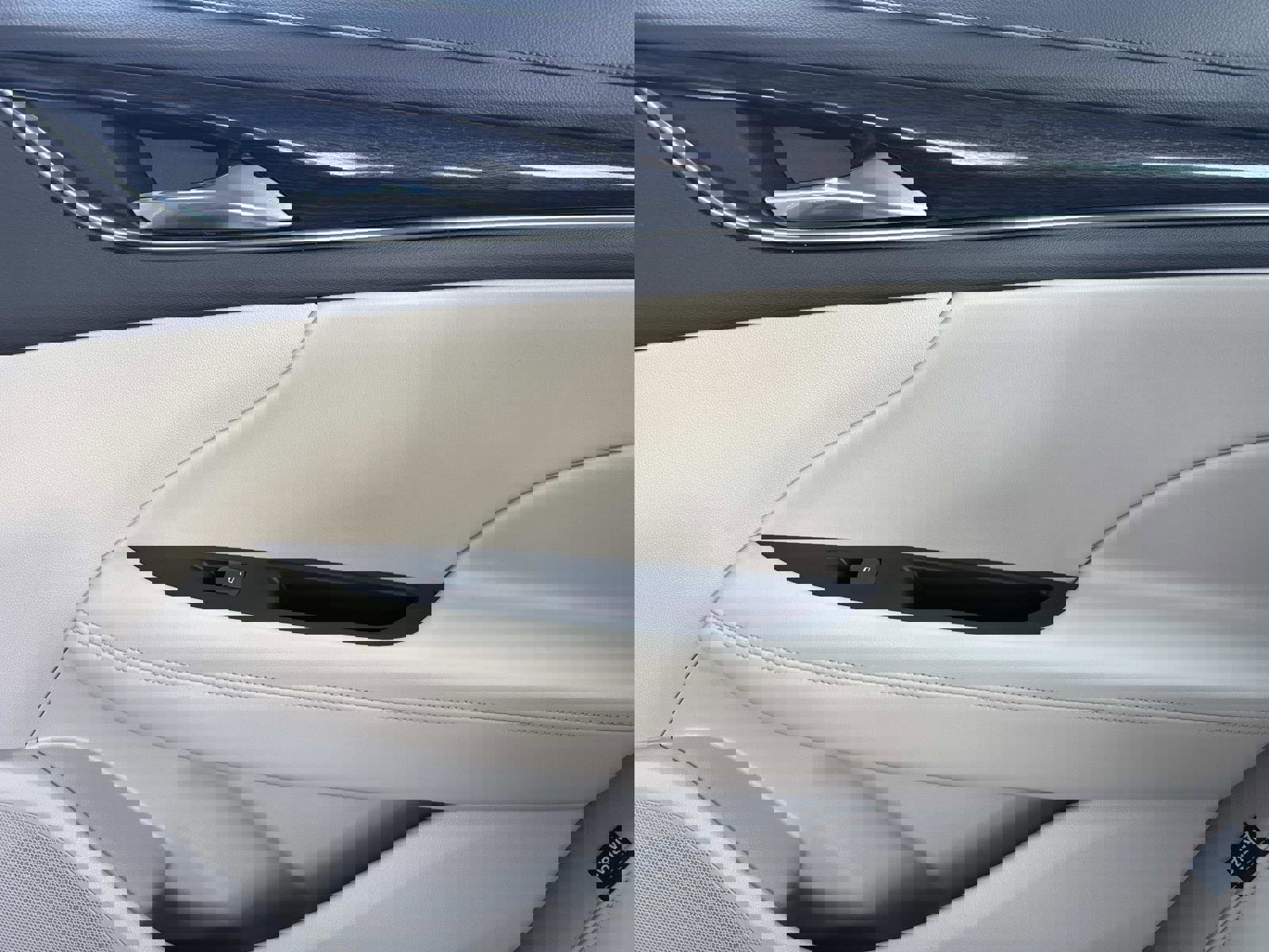 Used 2017 Buick LaCrosse Premium w/ Driver Confidence Package #2 image 14