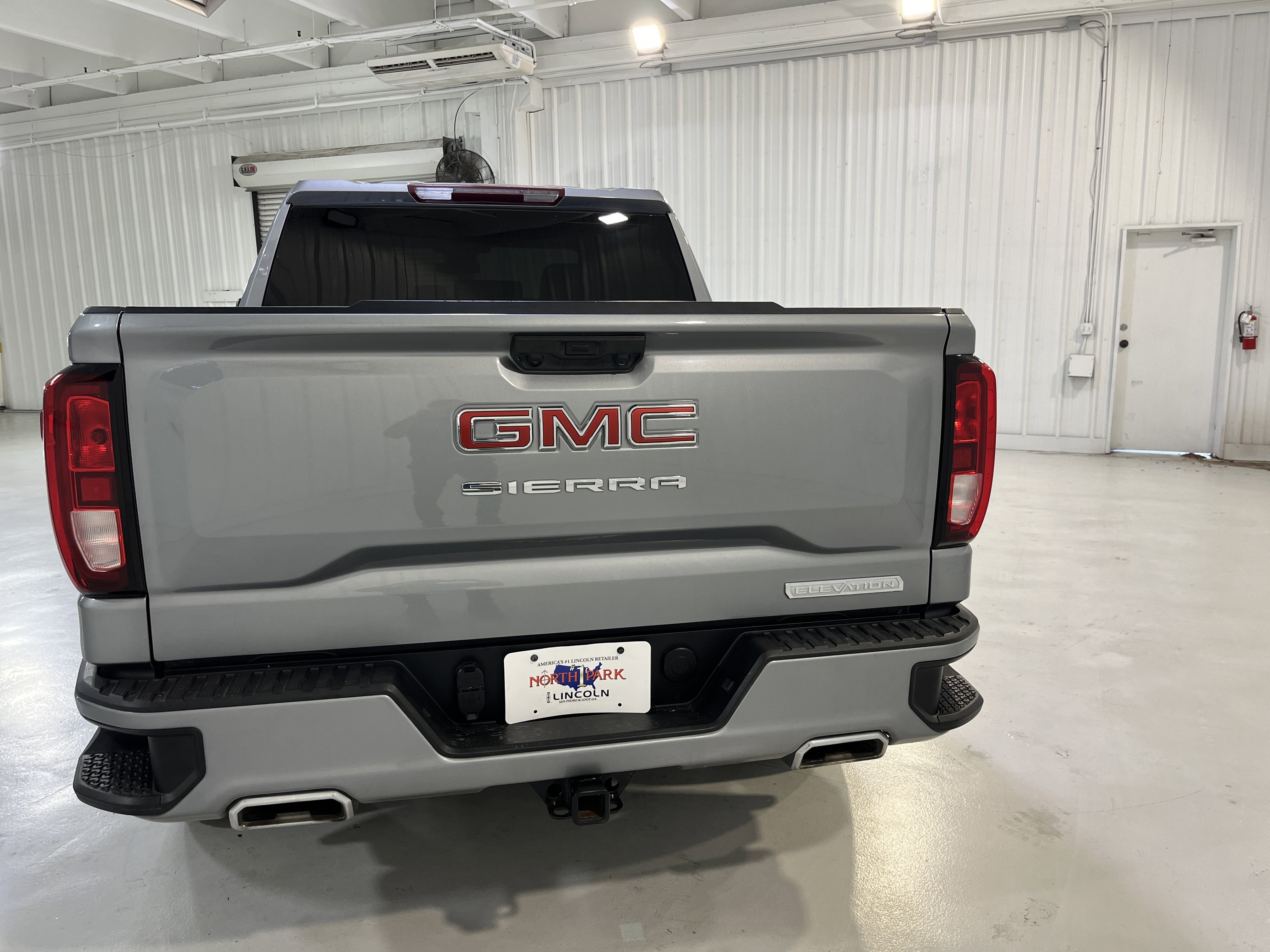 Used 2023 GMC Sierra 1500 Elevation w/ X31 Off-Road Package image 4