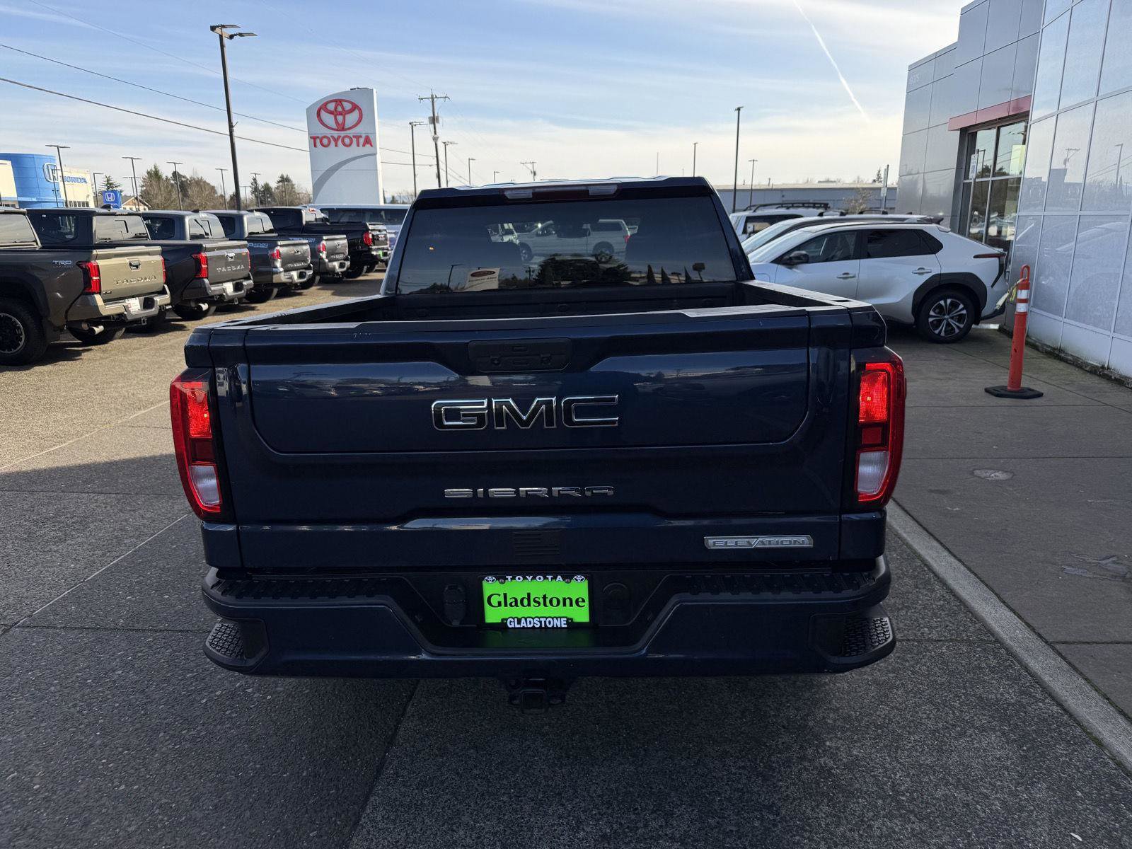 Used 2021 GMC Sierra 1500 Elevation w/ LPO, Elevation Black Package image 5