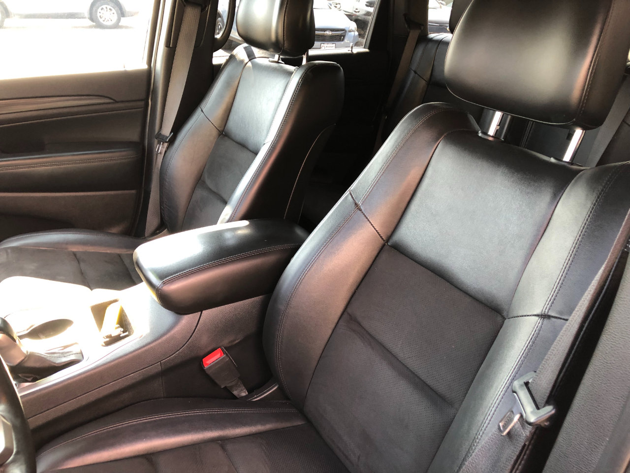 Used 2020 Jeep Grand Cherokee Altitude image 12