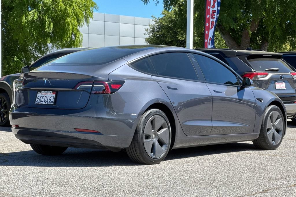 Used 2023 Tesla Model 3 Standard Range image 3