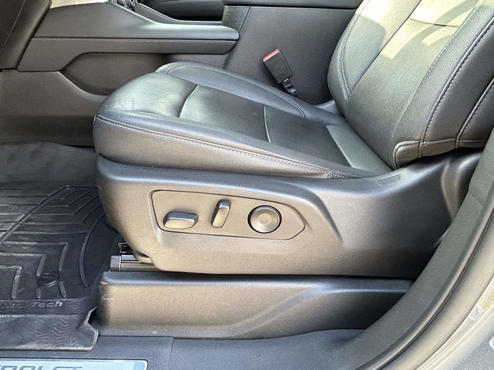 Used 2022 Chevrolet Suburban Z71 w/ Luxury Package image 20