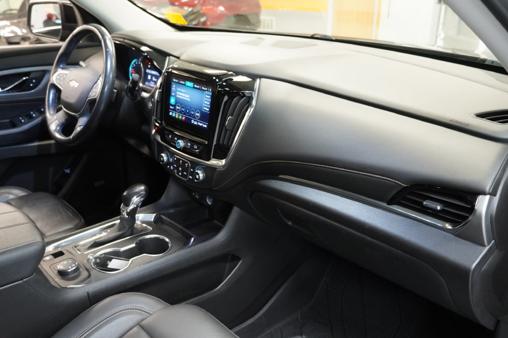 Used 2021 Chevrolet Traverse LT w/ LT Premium Package AWD/4WD image 30