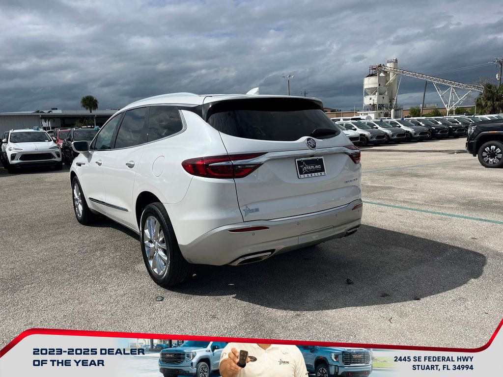 Used 2019 Buick Enclave Premium w/ Experience Buick Package image 6
