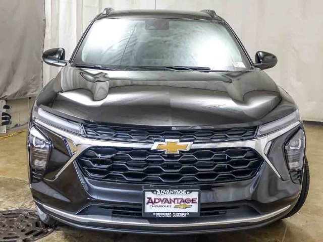New 2026 Chevrolet Trax LT w/ LT Convenience Package FWD image 5