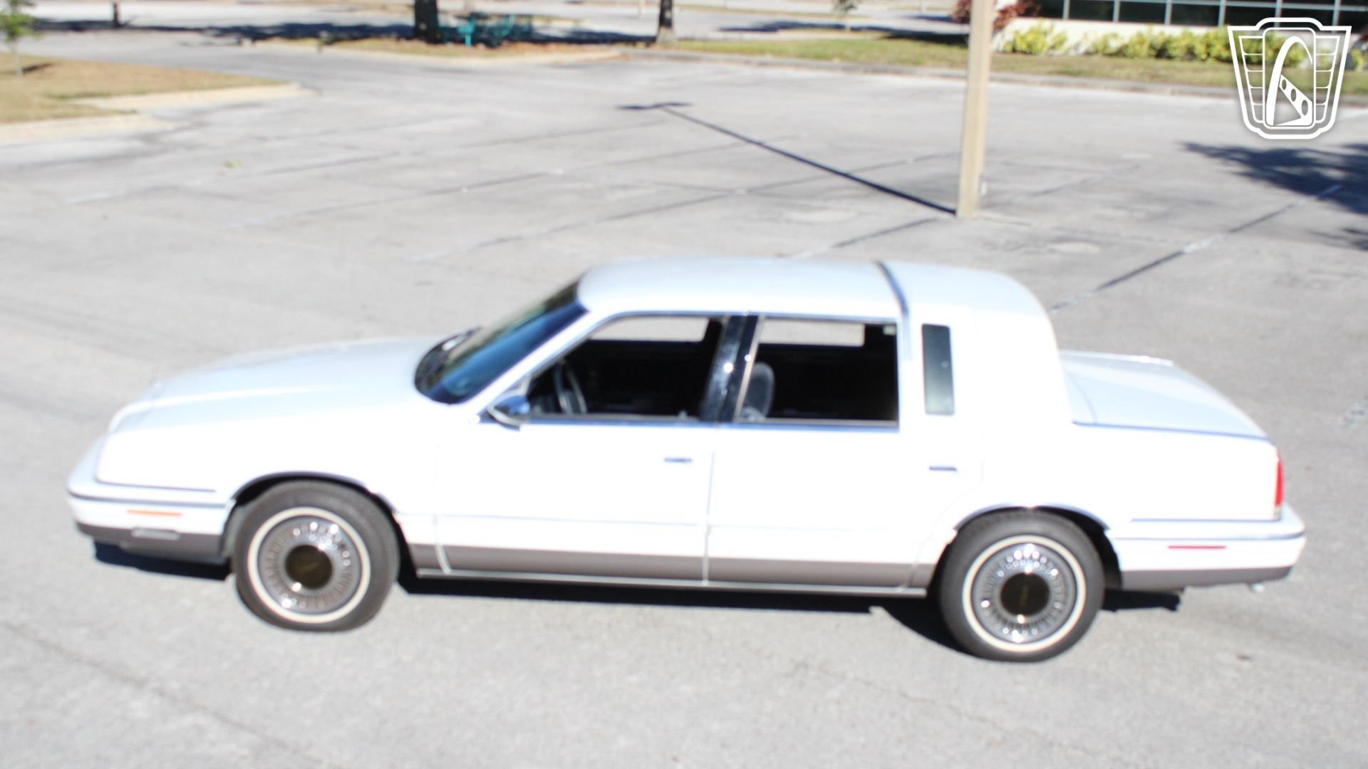 Used 1993 Chrysler New Yorker Fifth Avenue FWD image 19