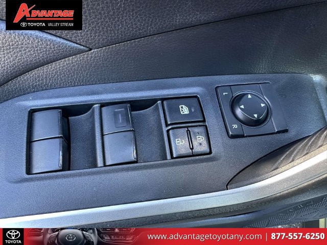 Used 2024 Toyota RAV4 LE AWD/4WD image 22