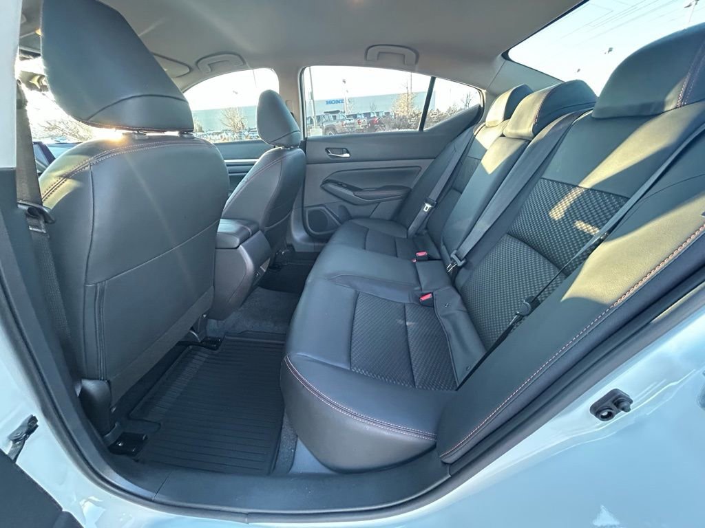 Used 2025 Nissan Altima 2.5 SR image 27