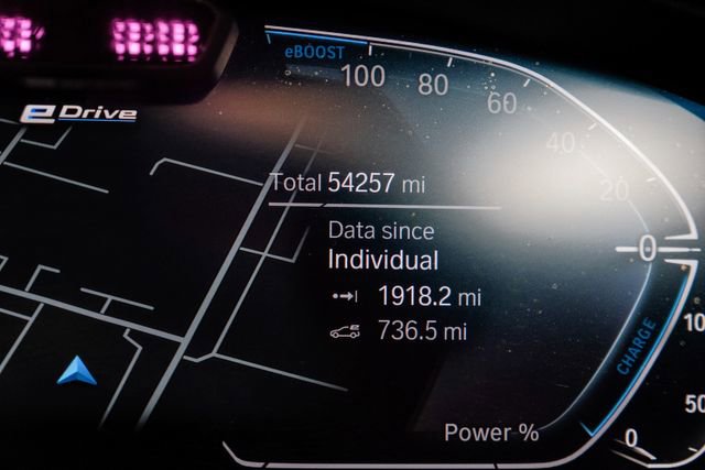 Used 2022 BMW 530e w/ Premium Package image 17