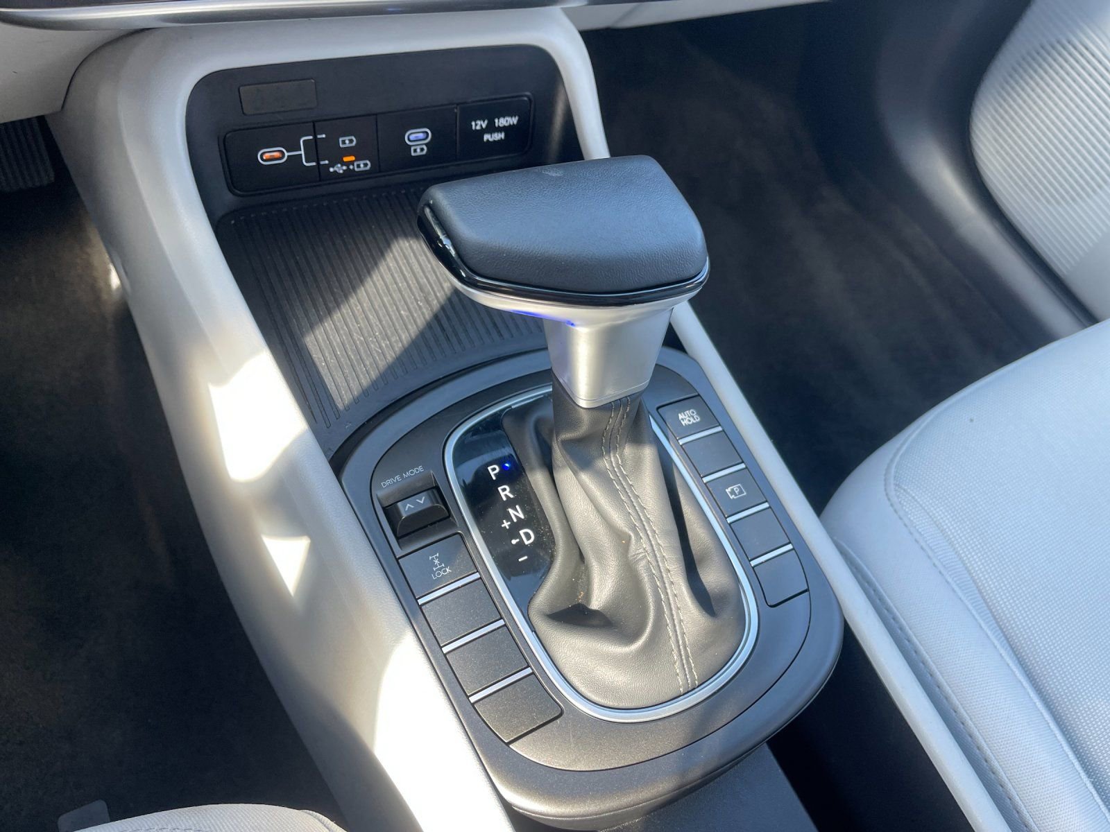 Used 2025 Hyundai Kona SEL image 23