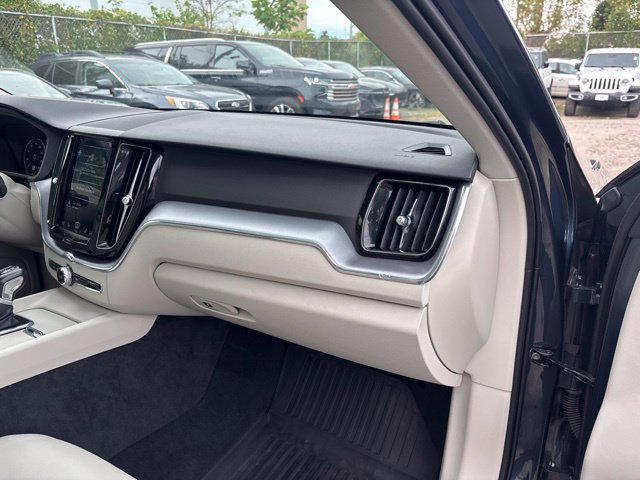 Used 2020 Volvo XC60 T6 Momentum w/ Protection Package Premier AWD/4WD image 26