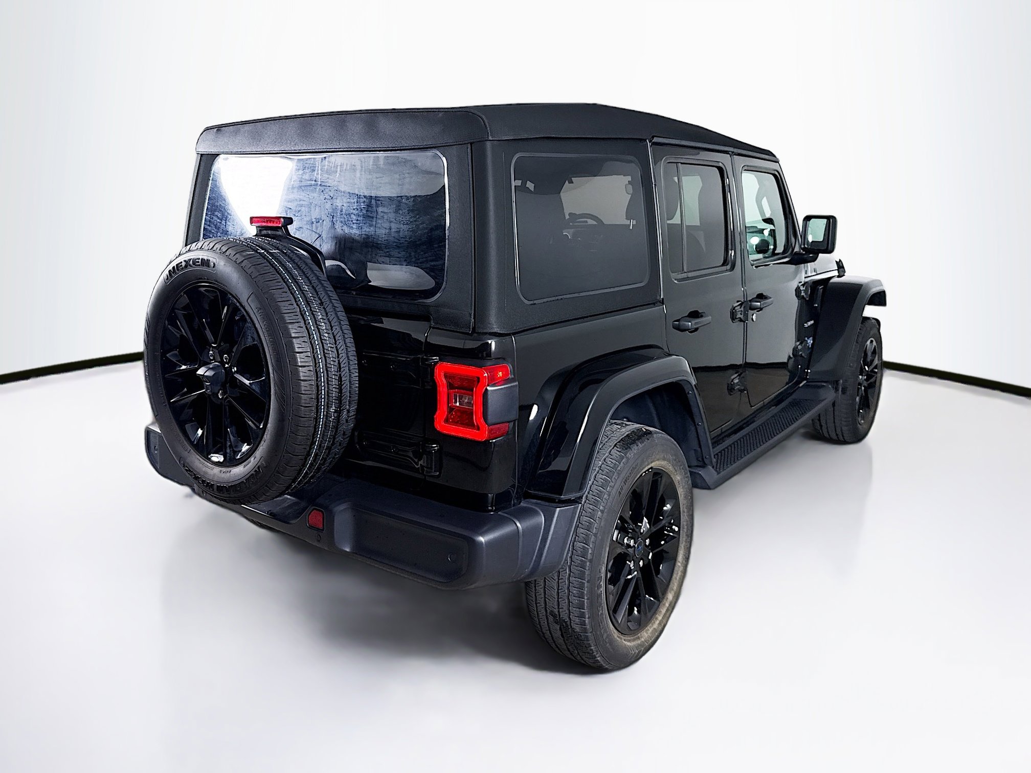 Used 2024 Jeep Wrangler Unlimited Sahara w/ Technology Group image 31