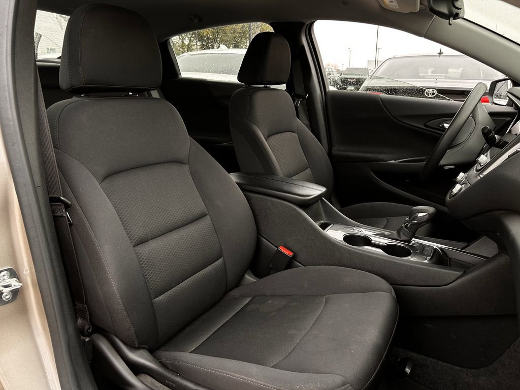 Used 2025 Chevrolet Malibu LT FWD image 27