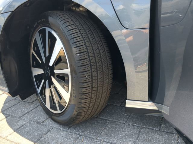 Used 2024 Lucid Air Pure RWD image 33