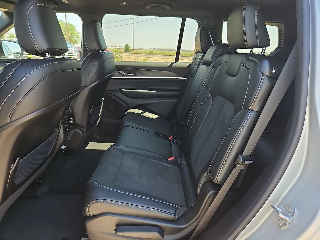 New 2026 Jeep Grand Cherokee L 4WD image 11