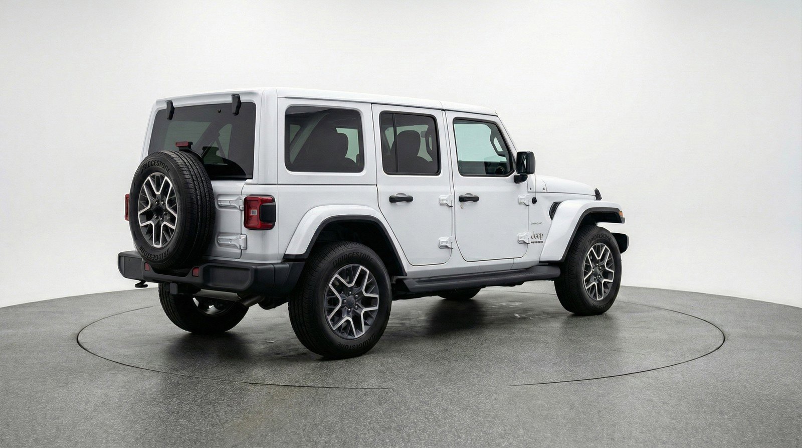 Used 2025 Jeep Wrangler Sahara image 9