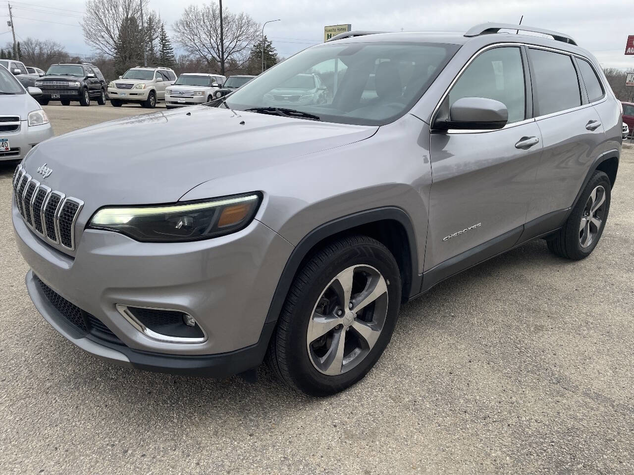 Used 2019 Jeep Cherokee Limited image 4