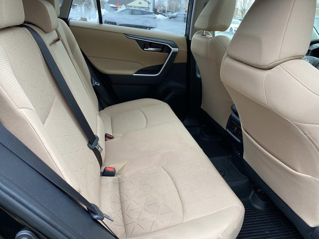 Used 2024 Toyota RAV4 XLE w/ Convenience Package image 27