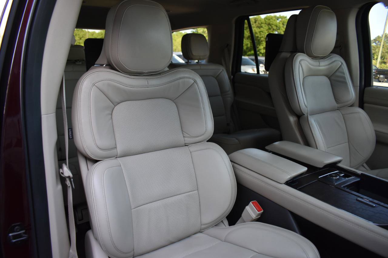 Used 2018 Lincoln Navigator Select RWD image 35