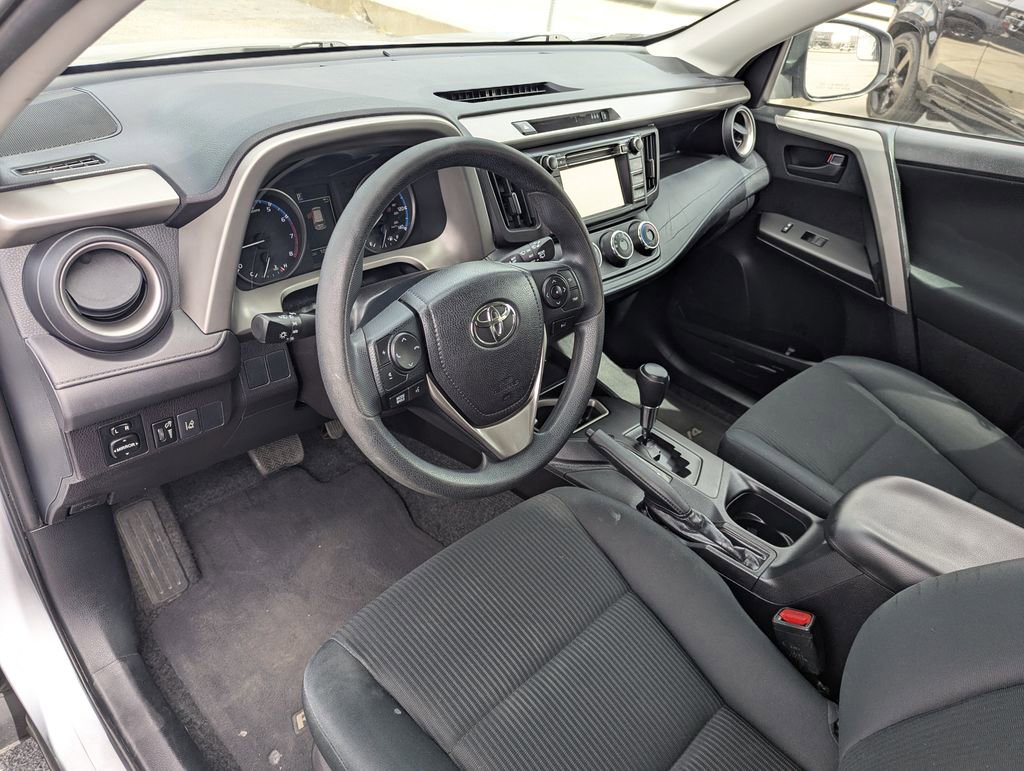 Used 2017 Toyota RAV4 LE FWD image 25