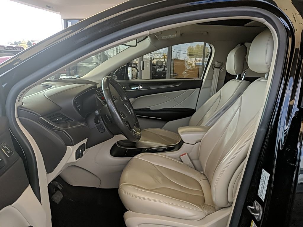 Used 2019 Lincoln MKC Reserve w/ MKC Climate Package AWD/4WD image 12