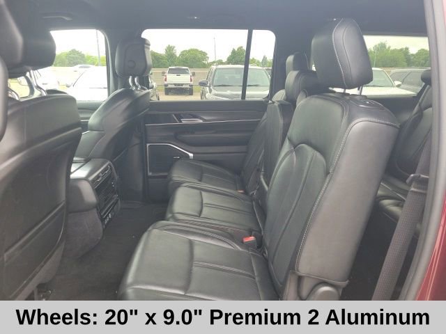 Used 2024 Jeep Wagoneer L Series II w/ Flexible Seating Group AWD/4WD image 19