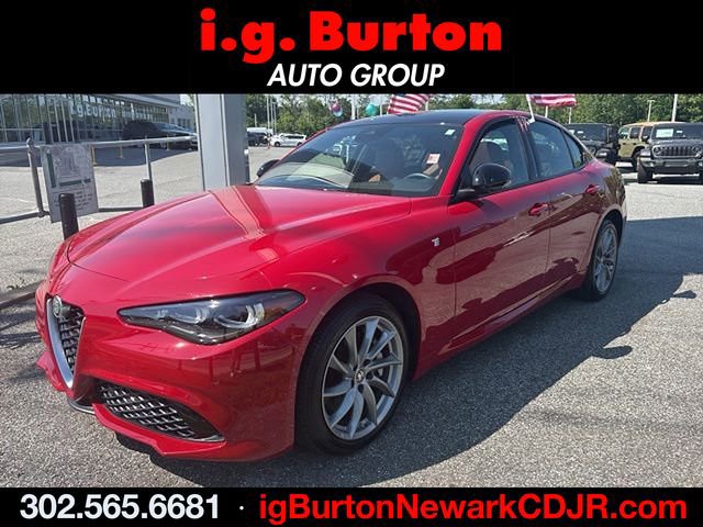 Used 2024 Alfa Romeo Giulia Ti AWD/4WD video 1