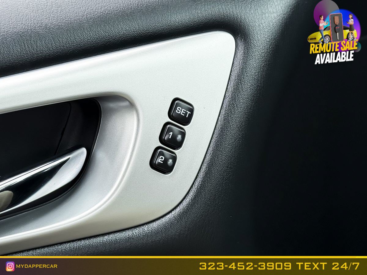 Used 2019 Nissan Pathfinder SL w/ Cargo Package FWD image 22
