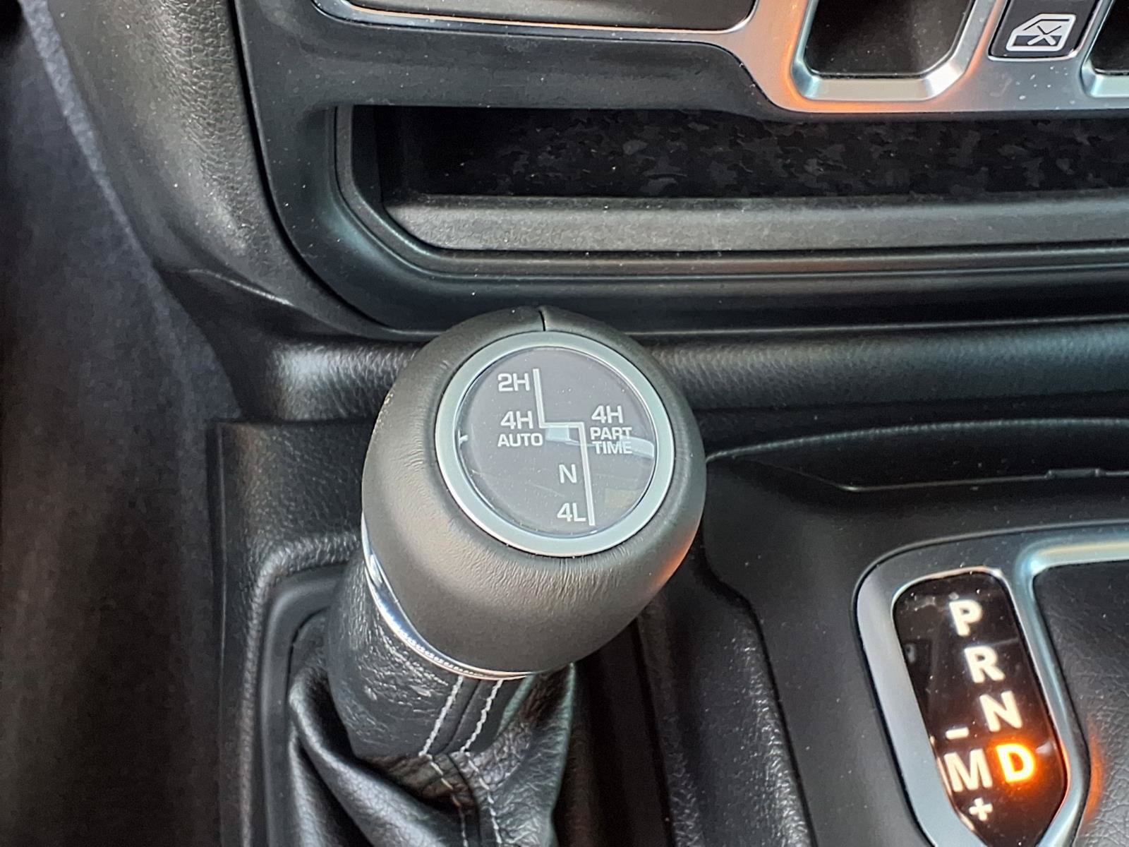 Used 2024 Jeep Wrangler Unlimited Sahara AWD/4WD image 13