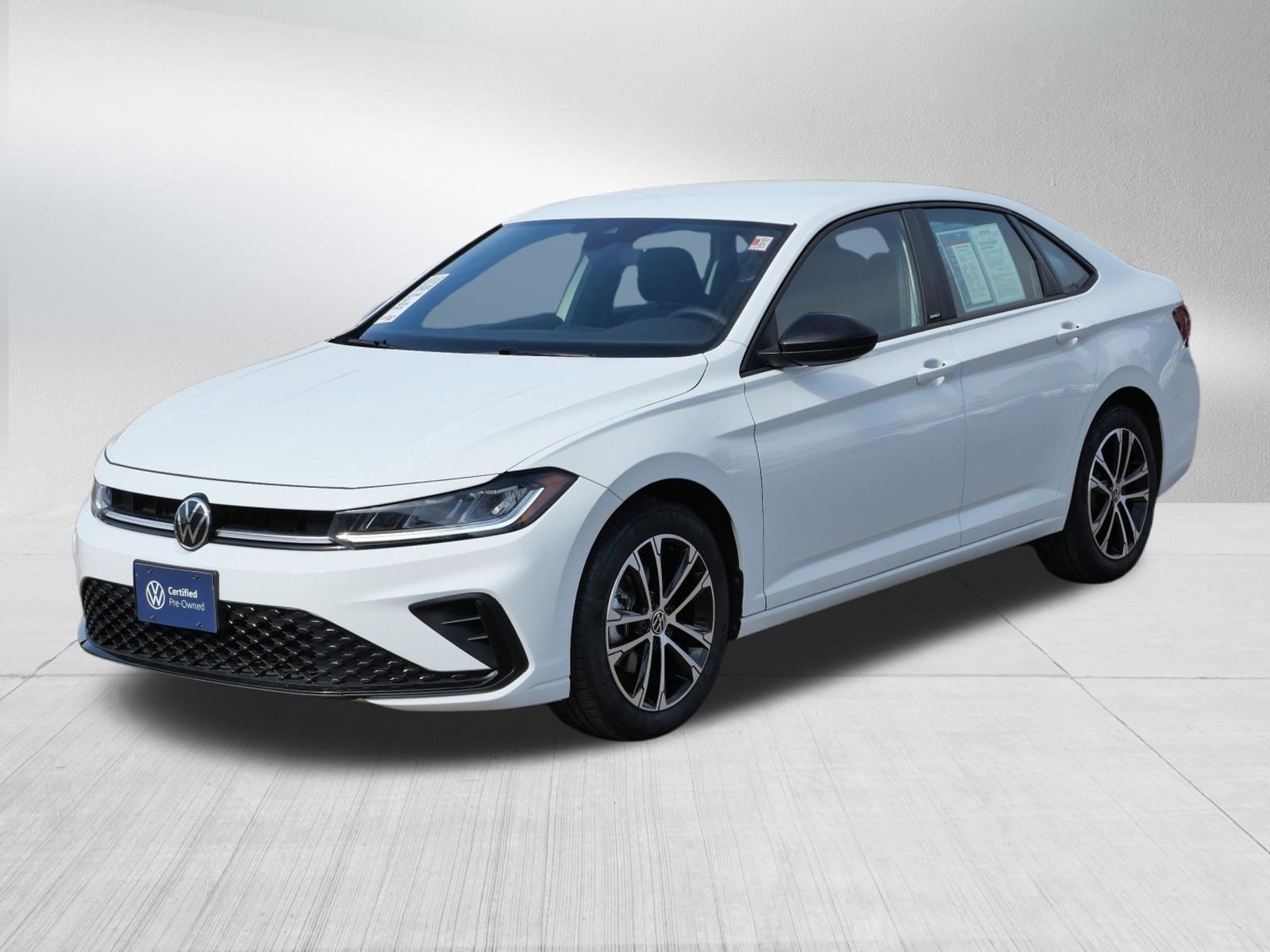 Certified 2025 Volkswagen Jetta Sport image 3