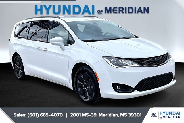 Used 2020 Chrysler Pacifica Touring-L w/ S Appearance Package image 1
