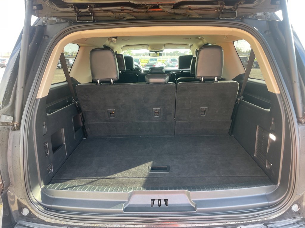 Used 2024 Ford Expedition Max XLT image 13