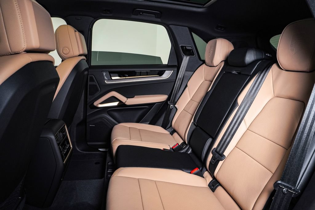 New 2026 Porsche Cayenne AWD/4WD image 17
