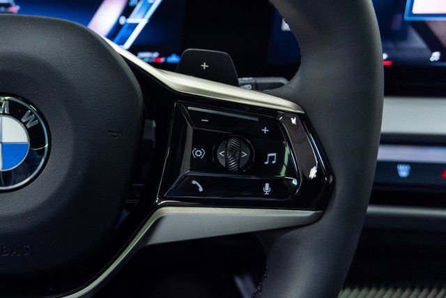 Used 2025 BMW X3 xDrive30i w/ Premium Package image 16